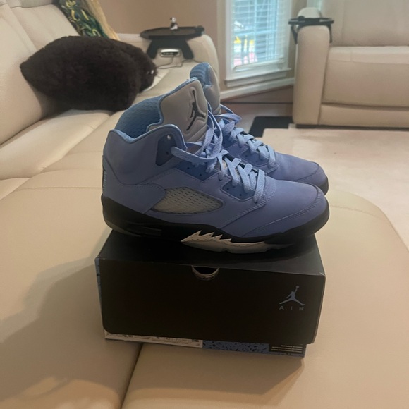 Jordan Men's Black and Blue Sneakers - Picture 6 of 8